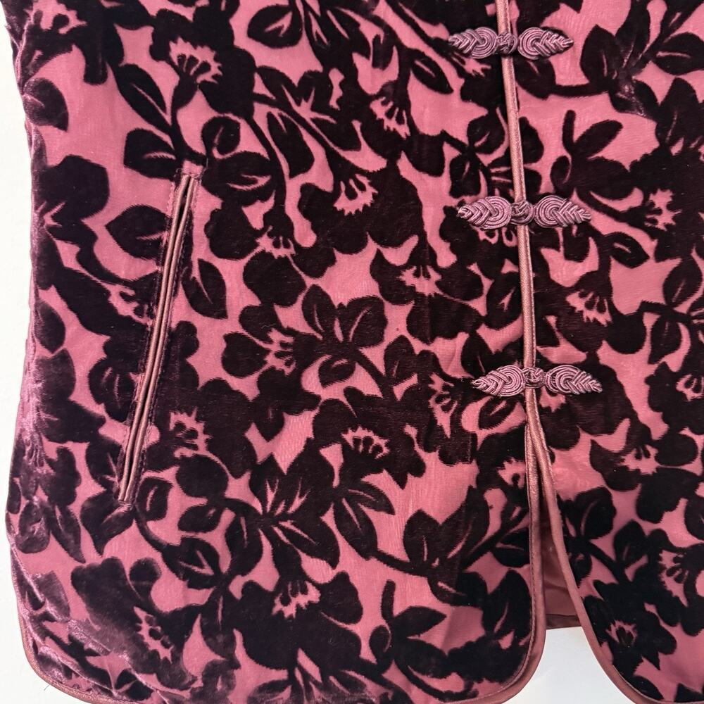 Deluxe 100% Silk Burgundy Floral Vest Women’s L Lily Pattern Size L NWT - Picture 6 of 7